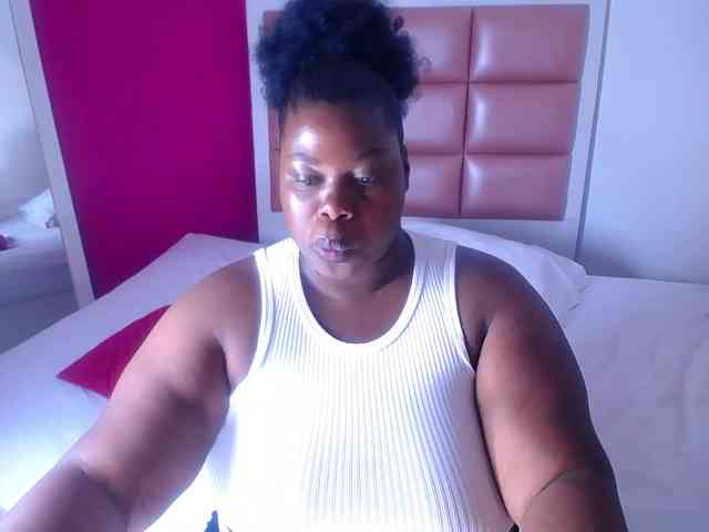 ebony-suggarmommy webcam