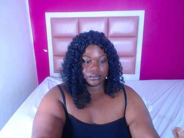 ebony-suggarmommy webcam