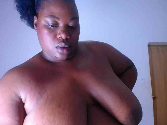 ebony-suggarmommy webcam