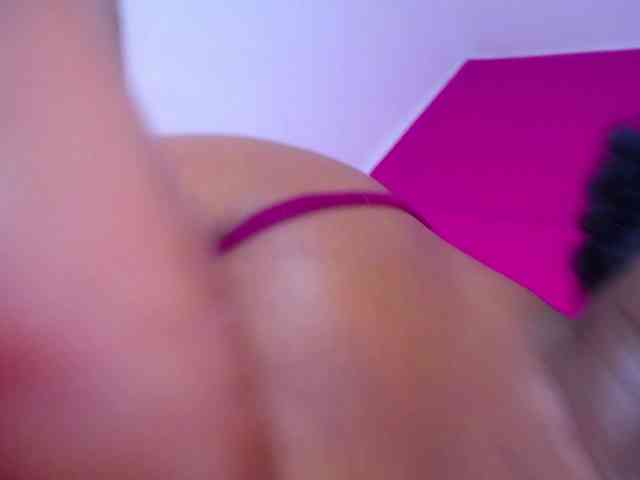 ebony-suggarmommy webcam