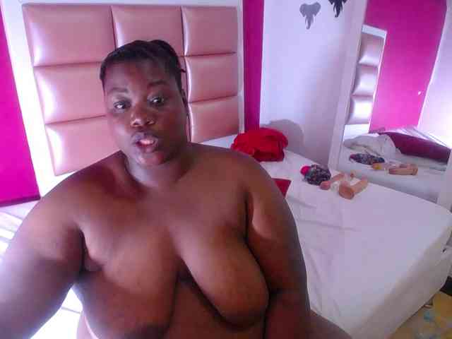 ebony-suggarmommy webcam