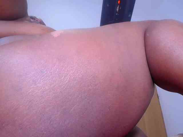 ebony-suggarmommy webcam