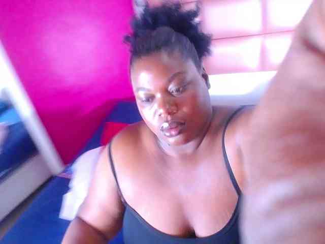 ebony-suggarmommy webcam