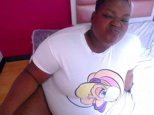 ebony-suggarmommy webcam