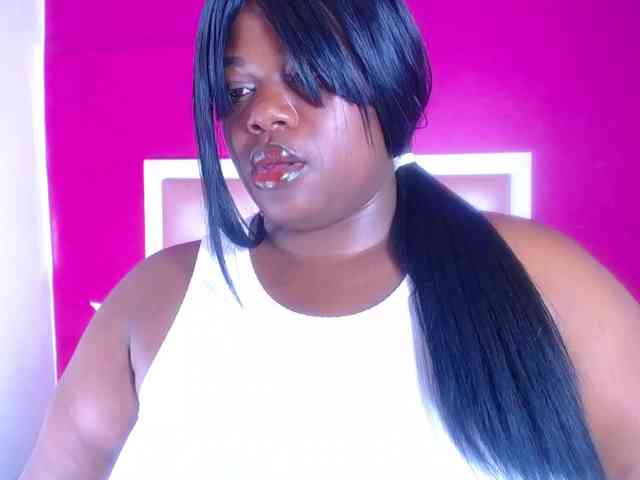 ebony-suggarmommy webcam