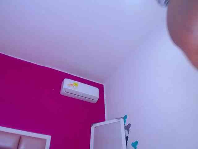 ebony-suggarmommy webcam