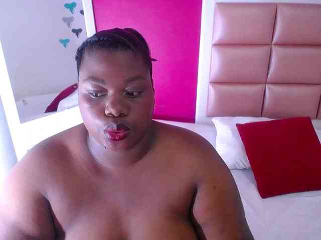 ebony-suggarmommy webcam