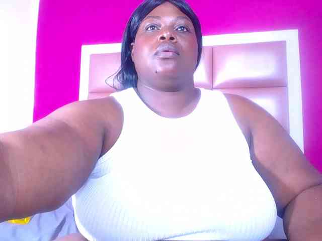 ebony-suggarmommy webcam