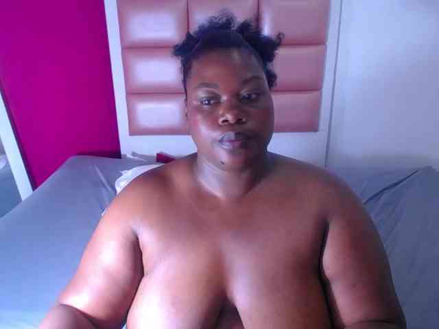 ebony-suggarmommy webcam