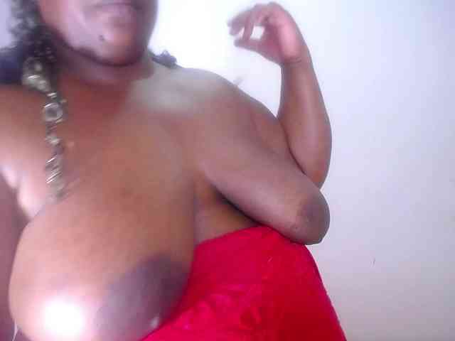 ebony-suggarmommy webcam