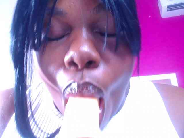 ebony-suggarmommy webcam