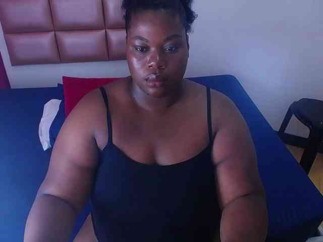 ebony-suggarmommy webcam
