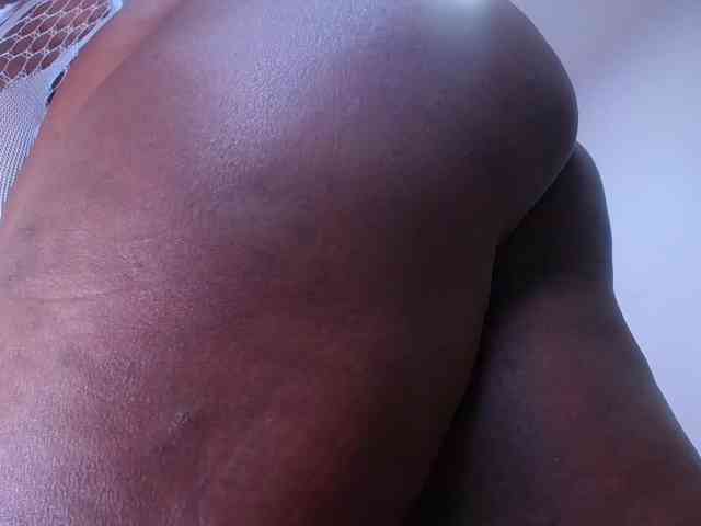 ebony-suggarmommy webcam