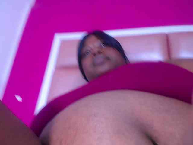 ebony-suggarmommy webcam