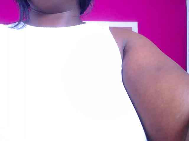 ebony-suggarmommy webcam