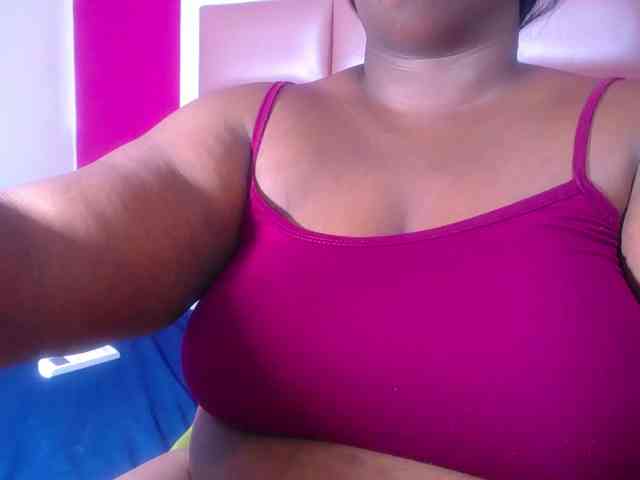 ebony-suggarmommy webcam