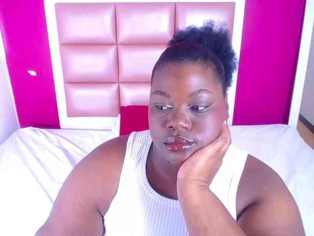 ebony-suggarmommy webcam