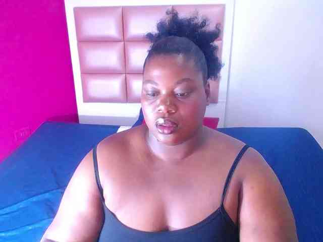 ebony-suggarmommy webcam