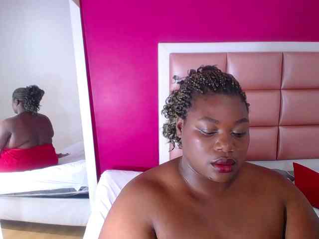 ebony-suggarmommy webcam