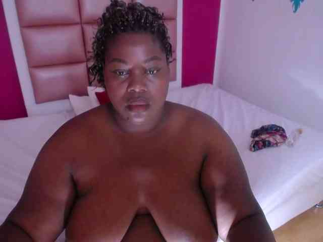 ebony-suggarmommy webcam