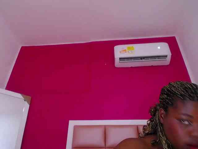 ebony-suggarmommy webcam