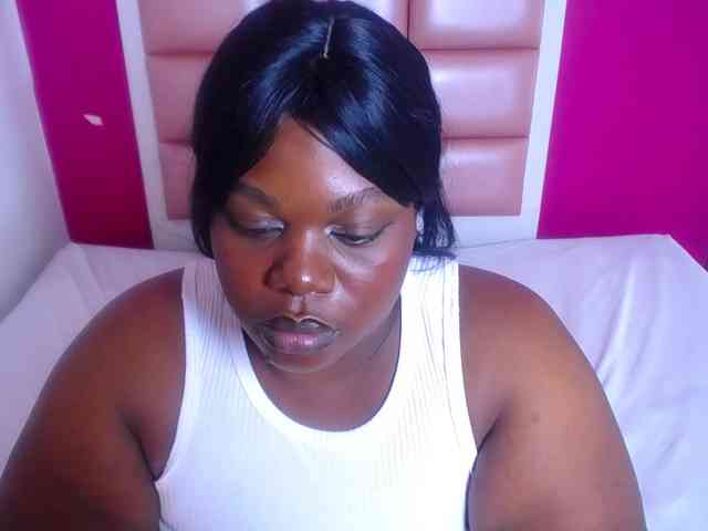 ebony-suggarmommy webcam