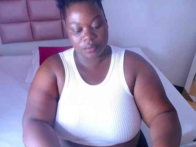 ebony-suggarmommy webcam