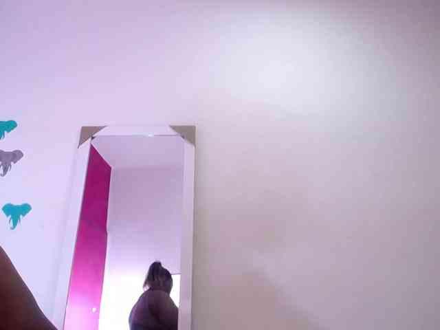ebony-suggarmommy webcam