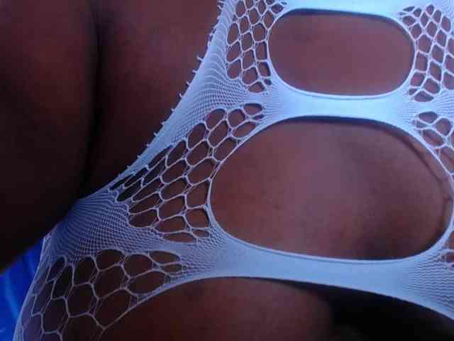 ebony-suggarmommy webcam