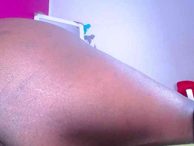 ebony-suggarmommy webcam