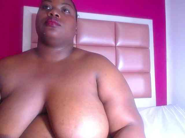 ebony-suggarmommy webcam