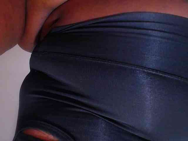 ebony-suggarmommy webcam