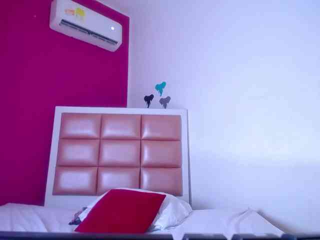 ebony-suggarmommy webcam