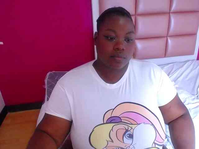 ebony-suggarmommy webcam