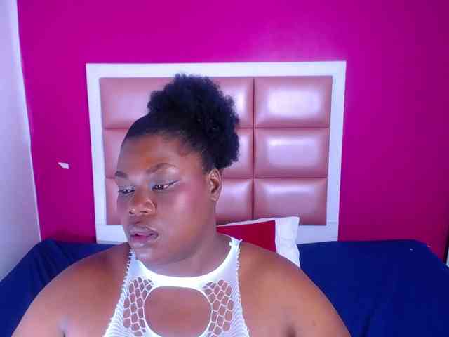 ebony-suggarmommy webcam