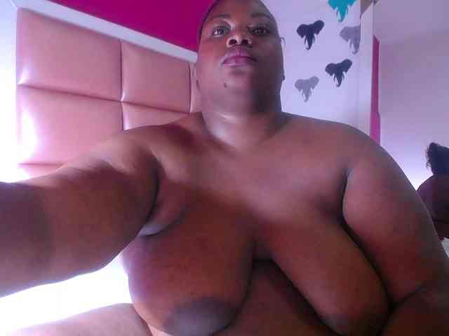 ebony-suggarmommy webcam