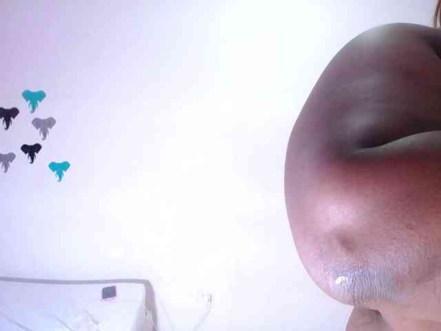 ebony-suggarmommy webcam