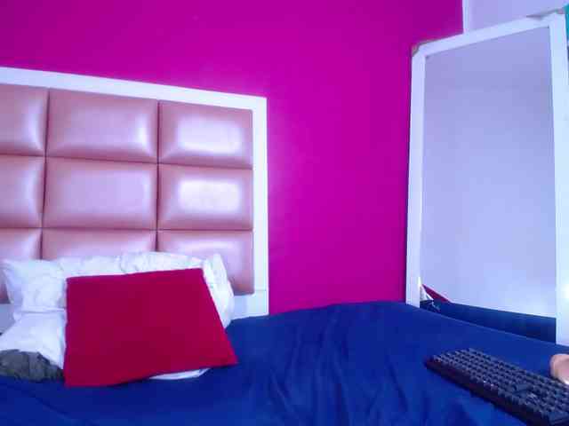 ebony-suggarmommy webcam