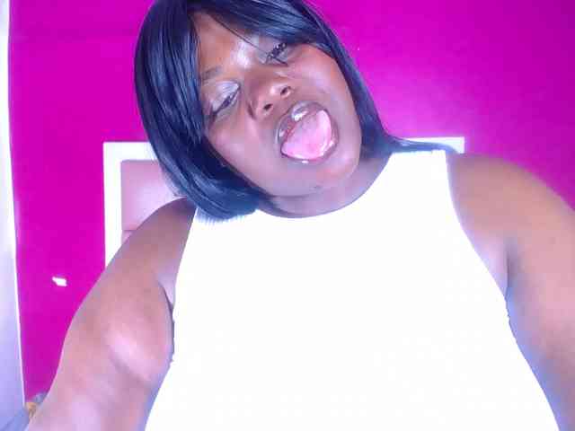 ebony-suggarmommy webcam