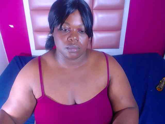 ebony-suggarmommy webcam