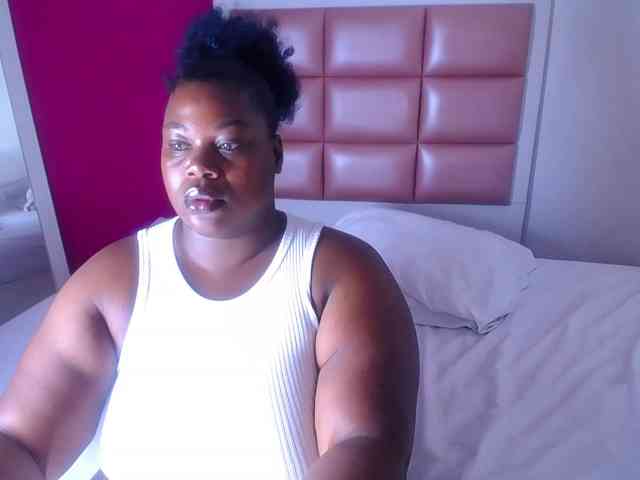 ebony-suggarmommy webcam