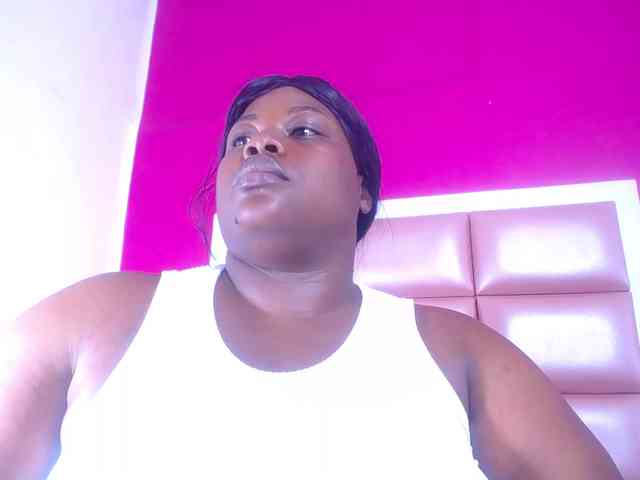 ebony-suggarmommy webcam