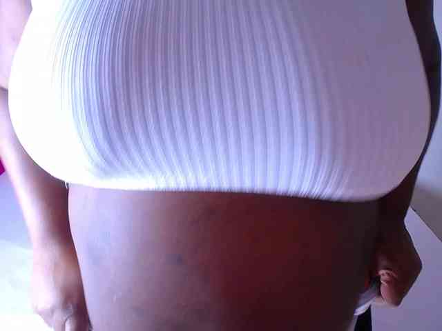 ebony-suggarmommy webcam