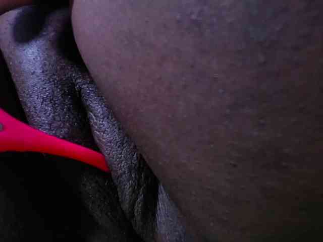 ebony-suggarmommy webcam