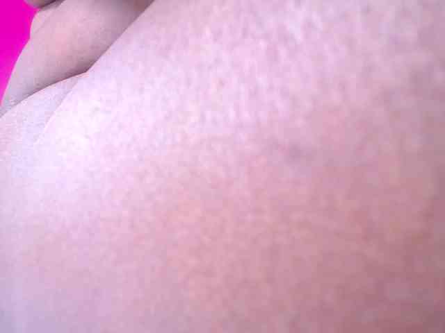 ebony-suggarmommy webcam
