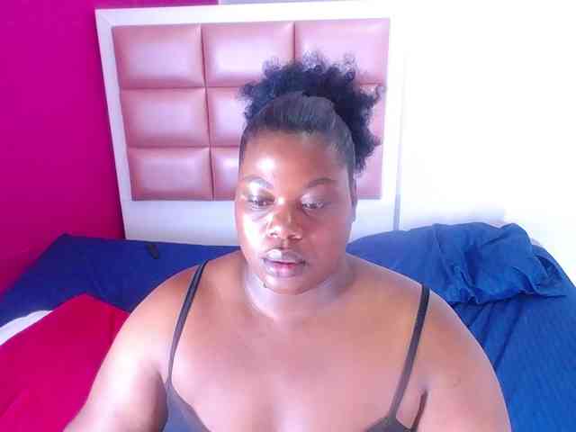 ebony-suggarmommy webcam