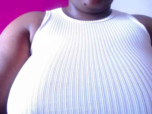 ebony-suggarmommy webcam