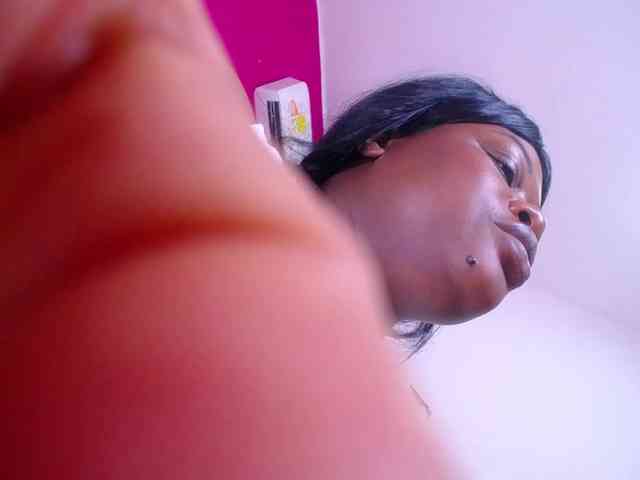 ebony-suggarmommy webcam