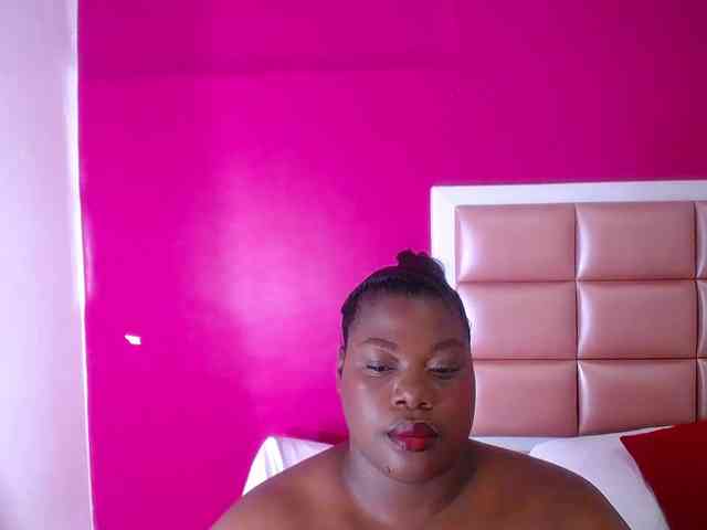 ebony-suggarmommy webcam