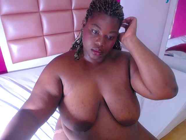 ebony-suggarmommy webcam
